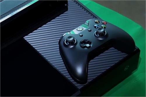 microsoft cuts the price of its gaming console
