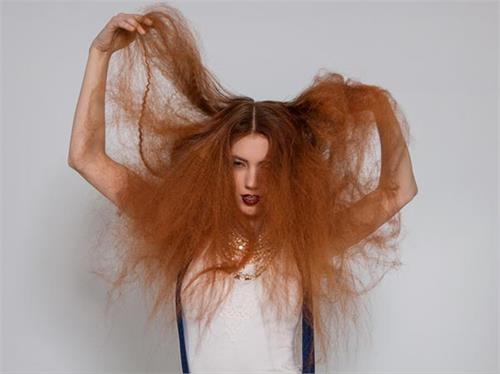 oiling hair everyday is good or bad