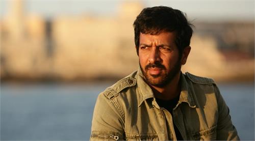 pak protesters besiege director kabir khan at karachi airport