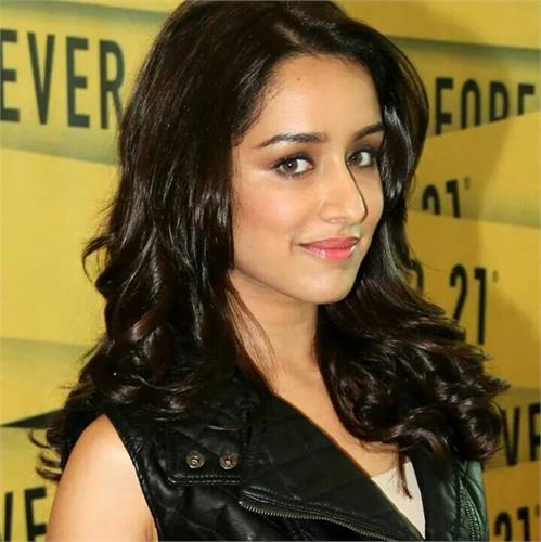 shraddha kapoor special treat for ok jaanu cast