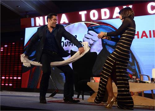 salman saw informations thumake anushka scene