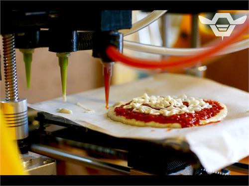this robot can make pizza within 5 mints