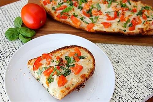 create home kida bread pizza
