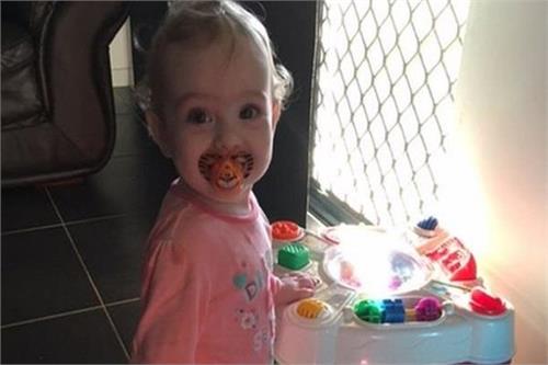 apple siri calls ambulance for baby