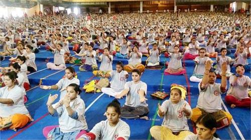 two thousand pregnant women at the appropriate time enabled