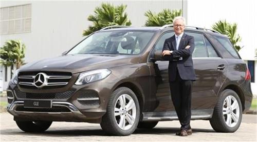 mercedes benz luxury suv gle 400 4matic petrol versions