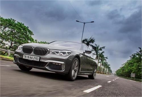 bmw start test drive of its full size 7 segment series