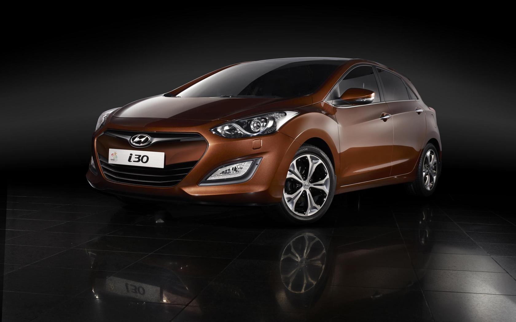 hyundai will showcase new i30 in paris motor show