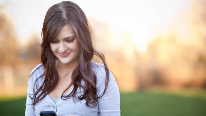 vodafone rolls out free 4g data plan to counter jio impact