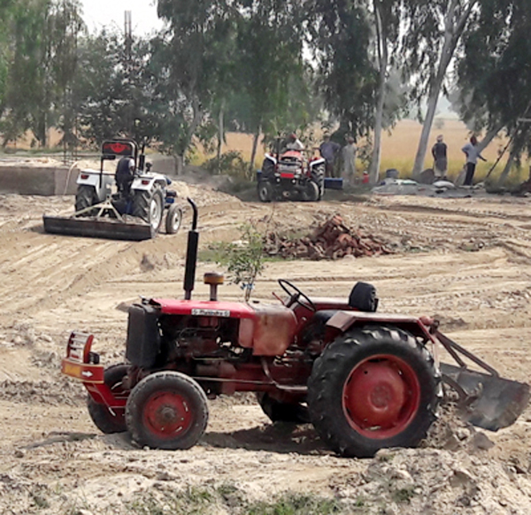 ਪੰਚਾਇਤੀ ਜ਼ਮੀਨ ''ਤੇ ਨਾਜਾਇਜ਼ ਕਬਜ਼ਾ ਕਰਨ ਦਾ ਦੋਸ਼