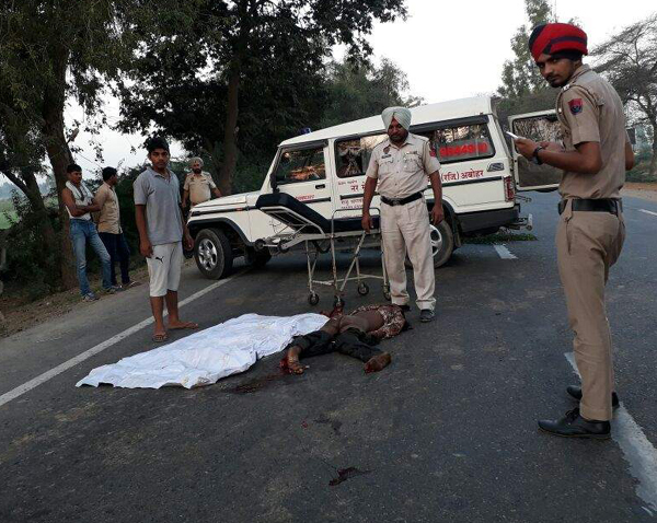 ਸੜਕ ਹਾਦਸੇ ''ਚ ਅਣਪਛਾਤੇ ਵਿਅਕਤੀ ਦੀ ਮੌਤ