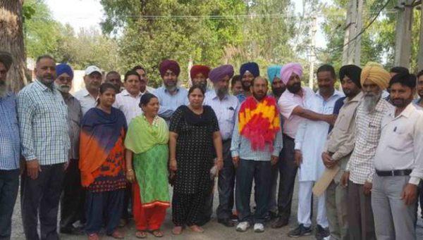 power employees protest against powercom management