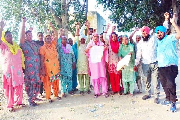 mid day meal workers have closed the school  s decision to close the school
