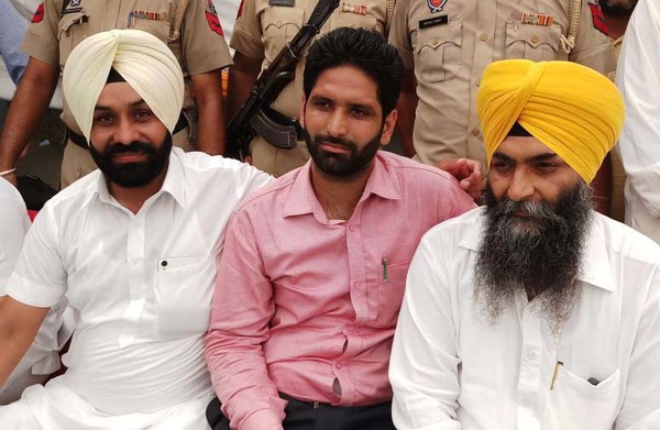 ਦੇਸ਼ ''ਚ ਆਉਣ ਵਾਲਾ ਸਮਾਂ ਕਾਂਗਰਸ ਪਾਰਟੀ ਦਾ : ਗਿੰਨੀ, ਜੋਤੀ ਹਰਸੀਆਂ