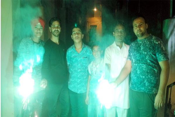 the government cracks down on the government orders till 1 pm