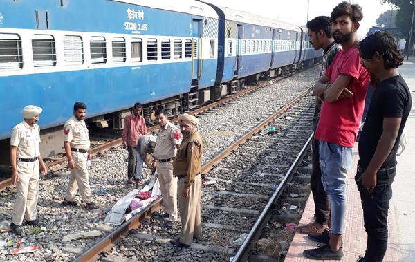 the young died after falling under the hoshiarpur delhi express
