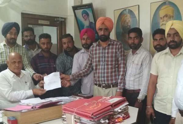 e  g  s  the teachers delegation met the deputy commissioner