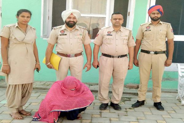 women control with 2500 drug pills