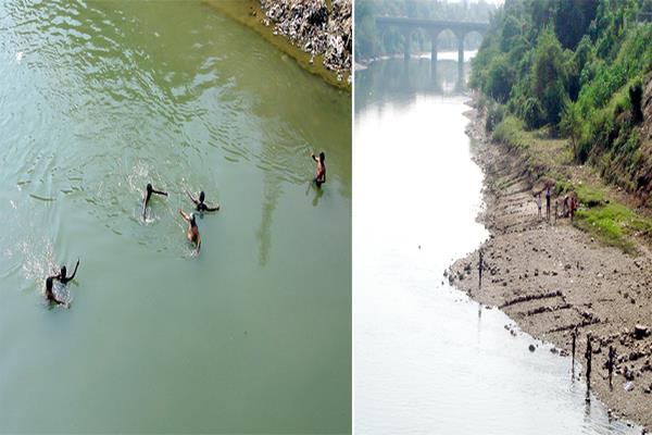due to low demand in the sirhind canal  water level is reduced