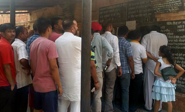 ਬਿੱਲ ਜਮ੍ਹਾ ਕਰਵਾਉਣ ਲਈ ਪ੍ਰੇਸ਼ਾਨ ਹੋਏ ਪਾਵਰਕਾਮ ਉਪਭੋਗਤਾ