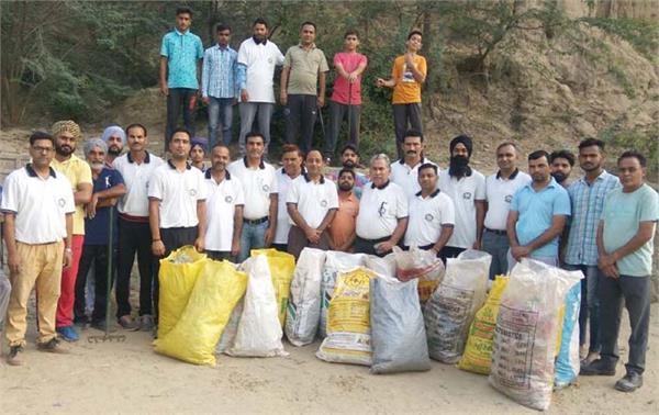 out of the mountain of cleanliness campaign  28 bags of polythene