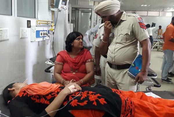 teachers commit suicide by eating poisonous medicine