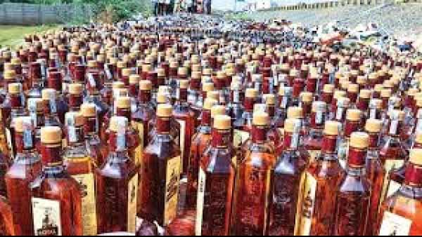 7 boxes containing alcohol are arrested