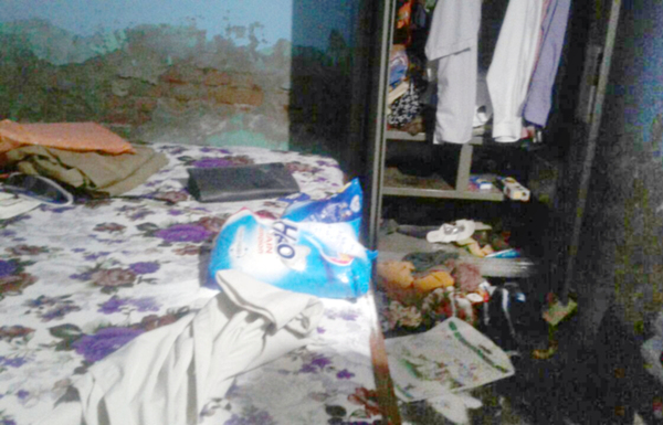 ਦੋ ਘਰਾਂ ''ਚੋਂ ਦਿਨ-ਦਿਹਾੜੇ ਚੋਰੀ