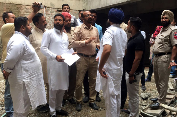 ਅਕਾਲੀ ਸਰਕਾਰ ਵੱਲੋਂ ਸ਼ੁਰੂ ਕੀਤੇ ਵਿਕਾਸ ਕਾਰਜਾਂ ''ਤੇ ਮੌਜੂਦਾ ਸਰਕਾਰ ਨੇ ਲਾਈ ਰੋਕ : ਬਰਾੜ