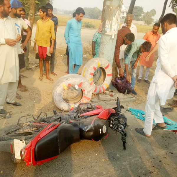 ਸੜਕ ਹਾਦਸੇ ''ਚ ਇਕ ਦੀ ਮੌਤ, ਔਰਤ ਜ਼ਖਮੀ