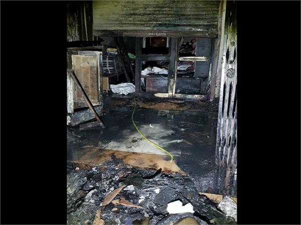 fire at three shops in nawanshahr