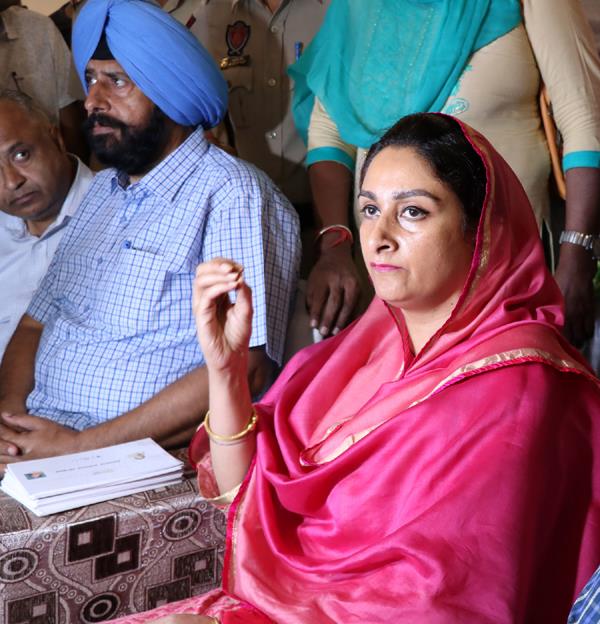 harsimrat kaur badal