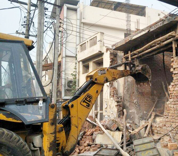 ਨਾਜਾਇਜ਼ ਉਸਾਰੀਆਂ ਖਿਲਾਫ ਜ਼ੋਨ ਡੀ ''ਚ ਫਿਰ ਹੋਈ ਖਾਨਾਪੂਰਤੀ