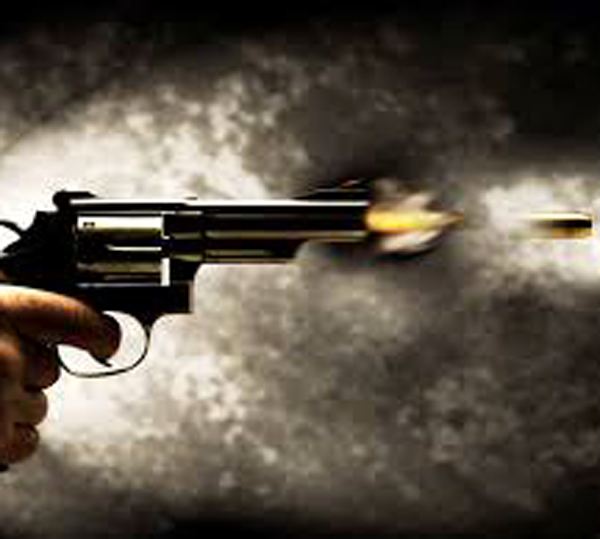 ਰਸਤਾ ਮੰਗਣ ''ਤੇ ਦਬੰਗਾਂ ਨੇ ਕੀਤੇ ਹਵਾਈ ਫਾਇਰ