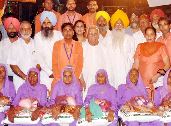 ਵਿਜੇ ਚੋਪੜਾ ਨੇ ਸਾਨੂੰ ਸੇਵਾ ਦਾ ਮਾਰਗ ਦਿਖਾਇਆ : ਮੋਨੂ ਸਰੋਹਾ