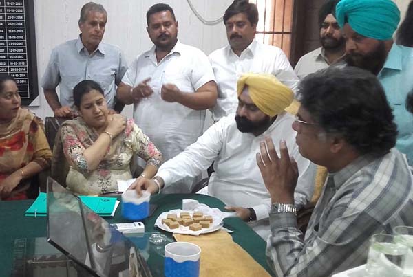 ਟਰੱਕ ਯੂਨੀਅਨ ਦਾ ਸਰਕਾਰ ਵੱਲ ਢਾਈ ਕਰੋੜ ਬਕਾਇਆ
