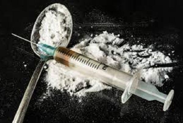 heroin worth rs 2 lakh in a month a t m  cheat gang