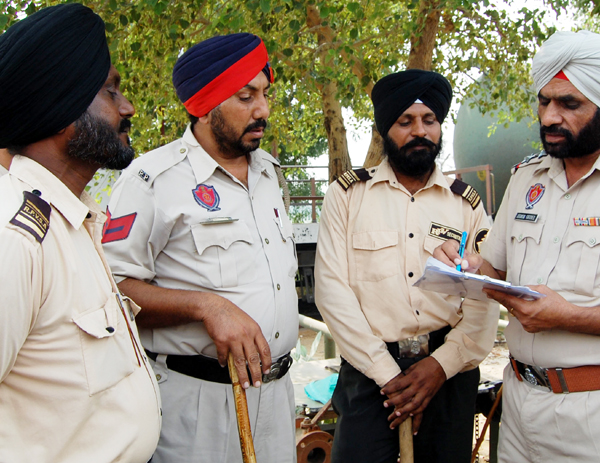 ਤੇਲ ਚੋਰੀ ਕਰਨ ਆਏ ਗੈਂਗ ''ਤੇ ਗਾਰਡ ਨੇ ਚਲਾਈ ਗੋਲੀ, 1 ਜ਼ਖਮੀ