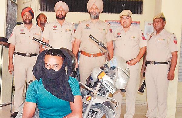 vehicle thief arrested