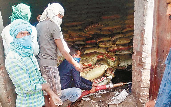 ਖਾਦ ਸਟੋਰ ਸਮੇਤ ਵੱਖ-ਵੱਖ ਸਥਾਨਾਂ ''ਤੇ ਲੱਗੀ ਅੱਗ