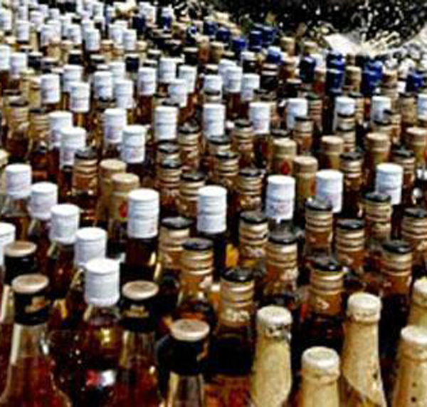 ਪੁਲਸ ਨੇ ਅਫੀਮ, ਸ਼ਰਾਬ ਤੇ ਸਪਿਰਟ ਕੀਤੀ ਬਰਾਮਦ