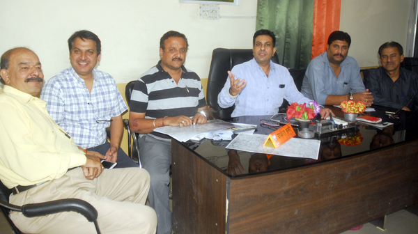 ਨਿਗਮ ਚੋਣਾਂ ਦੀ ਤਿਆਰੀ ਨੂੰ ਲੈ ਕੇ ਭਾਜਪਾ ਦਫ਼ਤਰ ''ਚ ਮੀਟਿੰਗ