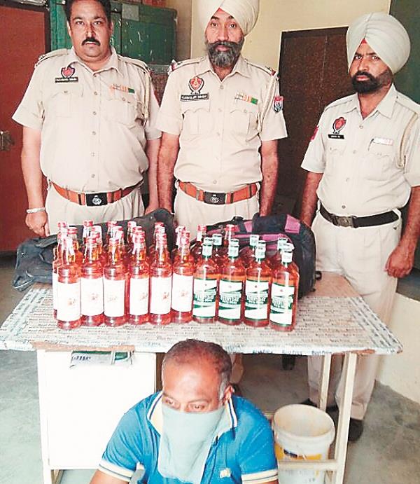 suspected smugglers arrested on scooter