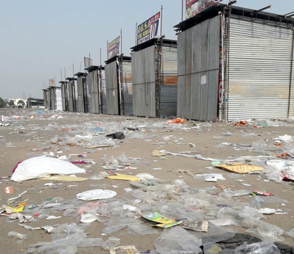 ਪਟਾਕਾ ਵਿਕ੍ਰੇਤਾ ਮਾਲ ਵੇਚ-ਵੱਟ ਕੇ ਇਲਾਕਾ ਕਰ ਗਏ ਗੰਦਾ