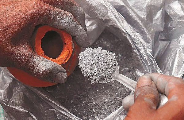 ਹਰ ਗਲੀ ''ਚ ਤਿਆਰ ਹੋ ਰਹੀ ਬੰਬ ਫੈਕਟਰੀ