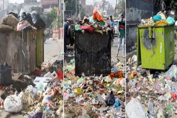 in the metropolis  the waste coated umbrella