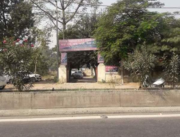 police n  r i  electricity  no water