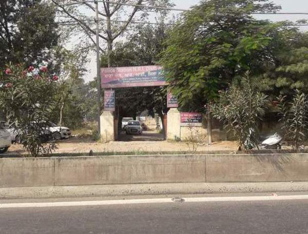 ਥਾਣਾ ਐੱਨ. ਆਰ. ਆਈ., ਨਾ ਬਿਜਲੀ, ਨਾ ਪਾਣੀ