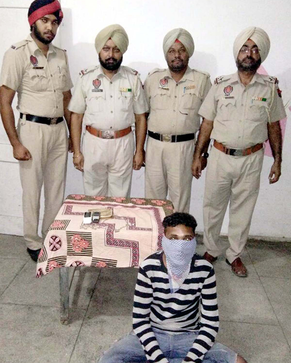 3 ਮੋਬਾਇਲਾਂ ਤੇ ਚਾਂਦੀ ਦੇ ਗਹਿਣਿਆਂ ਸਣੇ ਨੌਜਵਾਨ ਕਾਬੂ
