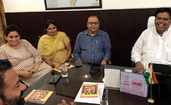 ਮੇਅਰ ਨੇ ਕੀਤਾ ਭਾਜਪਾ ਕੌਂਸਲਰਾਂ ਨਾਲ ਨਿਗਮ ਕਮਿਸ਼ਨਰ ਦਫਤਰ ''ਤੇ ਕਬਜ਼ਾ